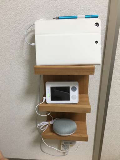 【取引中】【配送相談応じます】壁掛け収納棚　スマホ充電置き　タブレット充電置き　ベビーモニター置き　Googlehome置き　無線LANルーター置き