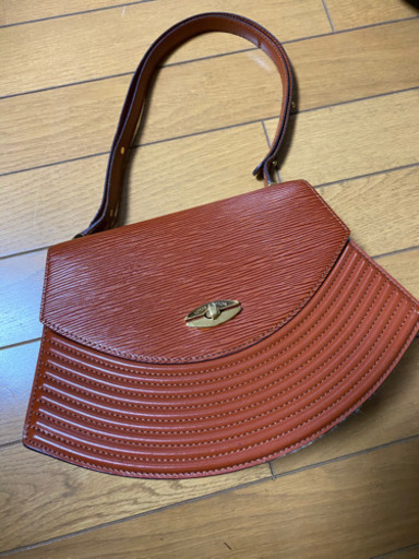 ルイヴィトン エピ ティルシット