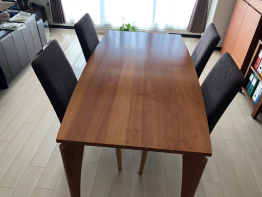 ダイニングテーブル、椅子4脚セット