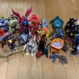 ウルトラマン人形など多数