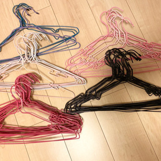 ワイヤーハンガー62本