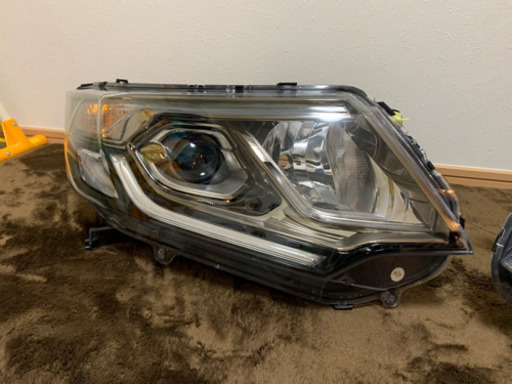 ステップワゴン　RP3クールスピリット　前期　左右LEDヘッドライトユニット