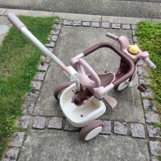 折りたたみ式三輪車の画像