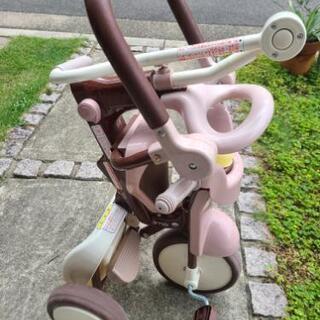 折りたたみ式三輪車の画像