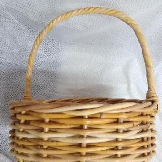 籐製品かごの画像