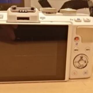 ミラーレス一眼　オリンパス　PEN E-PL7 ダブルズームレンズキットの画像