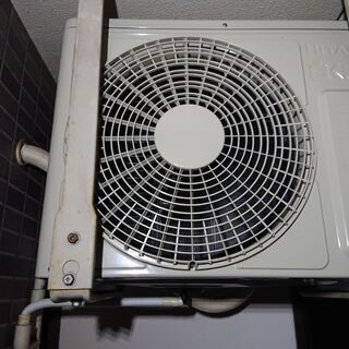 室外(エアコン室外機移動)はお任せください。 - 世田谷区