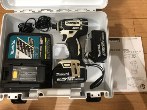 makita 充電式インパクトドライバー 3.0Ah18v