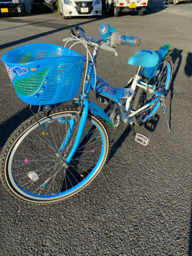 24インチ、子供用変速付自転車女の子用かな？とても綺麗な自転車です。