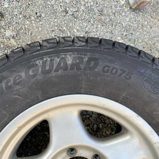 ヨコハマ　アイスガード　スタッドレス　235/70r16 6穴　...