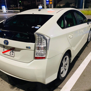 人気！プリウス ホワイト 車検2年付き！の画像