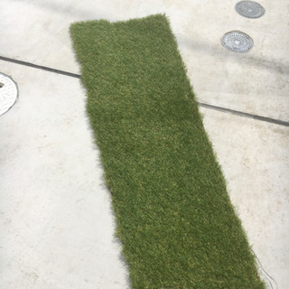 人工芝カット品端材2枚　長方形の画像