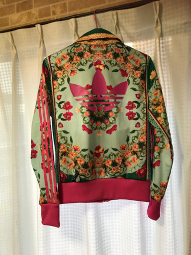 adidas レディーストップス