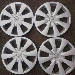 オーリスのホイールカバー売ります