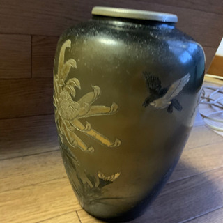 アルミ彫金花瓶の画像