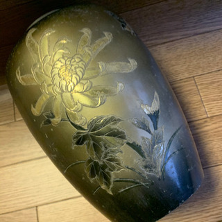 アルミ彫金花瓶の画像