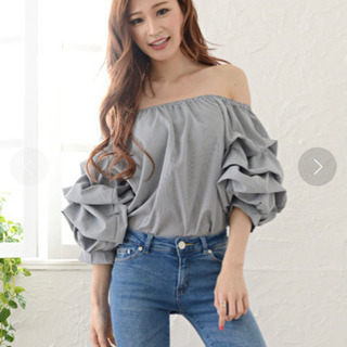 【新品・未使用】オフショルトップス タグ付き janiss