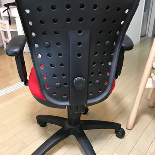 ★格安急募★キャスター付きオフィスチェア　レッドの画像