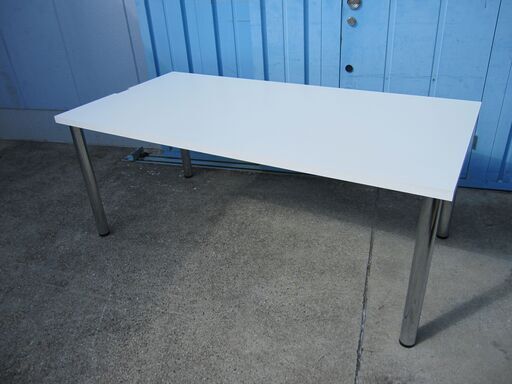 訳あり特価！　会議テーブル　ホワイト　4本脚　Ｗ1800ｍｍ　天板裏へこみあり