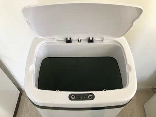 センサー自動開閉式ゴミ箱