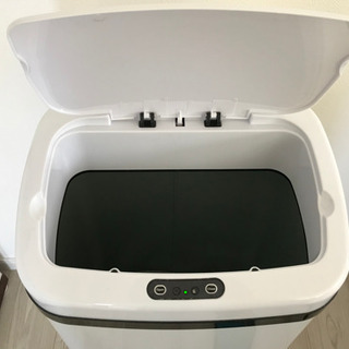 センサー自動開閉式ゴミ箱の画像