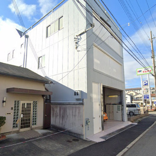 車修理工場跡♫希少な一棟貸し♫駅まで徒歩圏内♫早い者勝ちですよ♫ - 神戸市