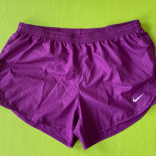 ナイキ  ランニングパンツ　レディース　Mサイズ