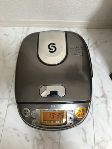 炊飯器　ZOJIRUSHI 型名NP-GF05