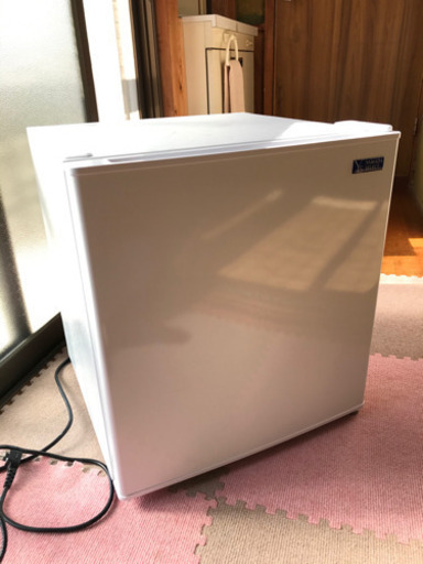 大幅値下げ中！！ほぼ新品！小型冷蔵庫！