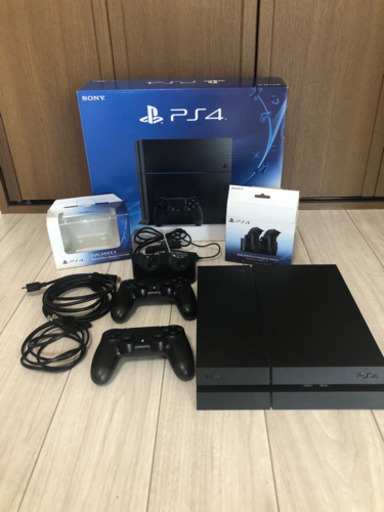 PS4本体＋正規コントローラー２つ＋充電スタンド
