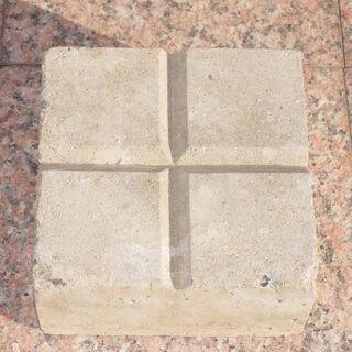 土地の境界標　4個　合計金額100円税込　縦20X横20X高さ10cm