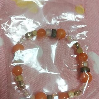 新品未開封　ピアス2点とブレスレットの画像