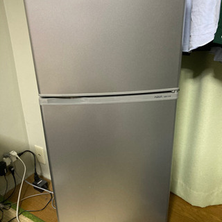 冷凍冷蔵庫　AQUA AQR-111D 2015年製