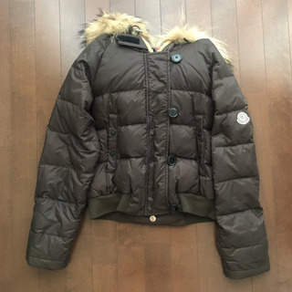 モンクレール ファーフード ショート丈ダウンジャケット