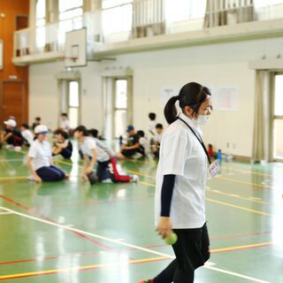 ＜熱田区・港区＞軟式野球・ソフトボールを小学4年～6年生に教える指導アシスタントを大募集／市立小学校で放課後に球技等を教える仕事／週1日～週4日からOK／未経験OK／部活経験・サークル経験・趣味が活かせる／かんたん登録制／平日夕方15時～18時の短時間／Wワーク・副業OKの画像