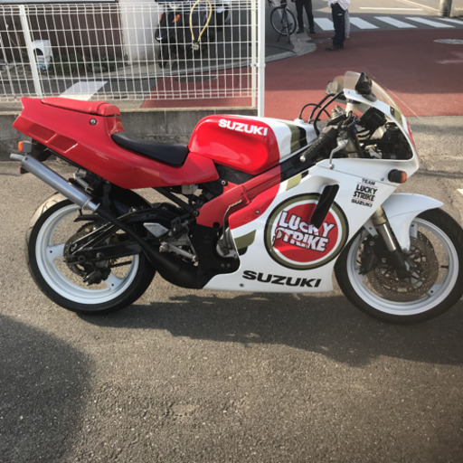 スズキRGV250 Γの240台限定からー ラッキーストライク