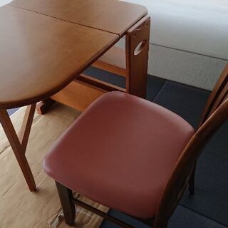 【差し上げます】リモートワークにいかがでしょうか？  木製 広がるテーブルと椅子の画像