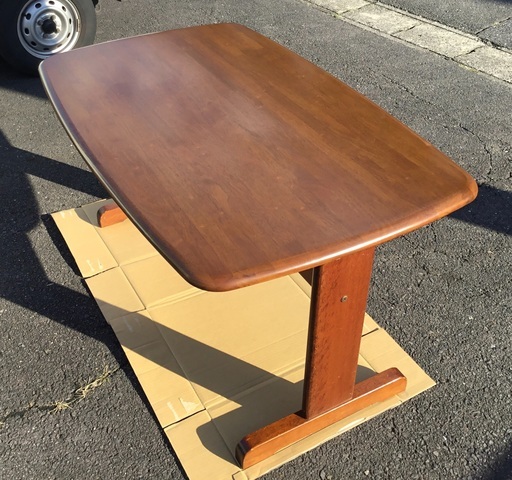 ◉木製ダイニングテーブル