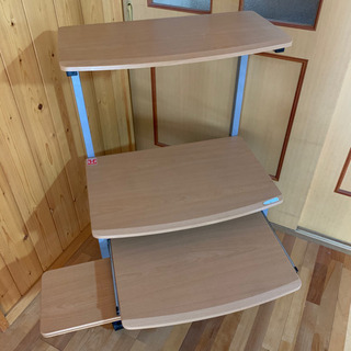 デスクトップ用パソコン　ローデスクの画像