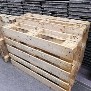 木製パレット　(海外製120cm×80cm×14.5cm)
