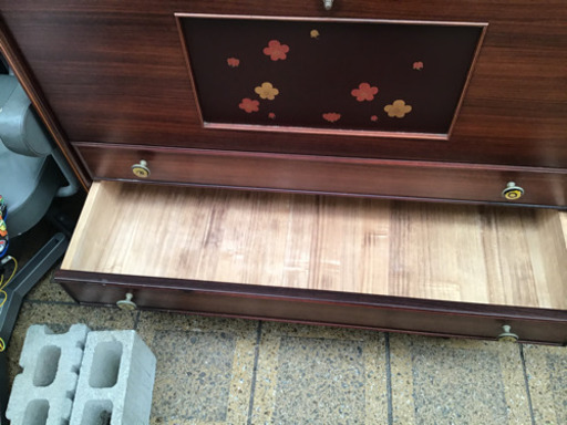 収納棚　茶簞笥　和家具　アンティーク　重厚　レトロ