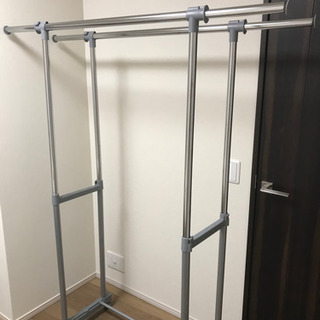 ハンガーラックの画像