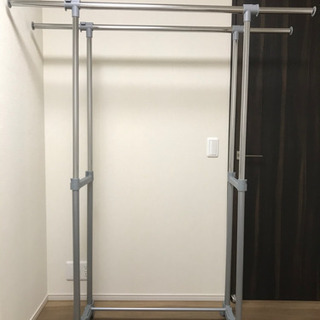 ハンガーラックの画像