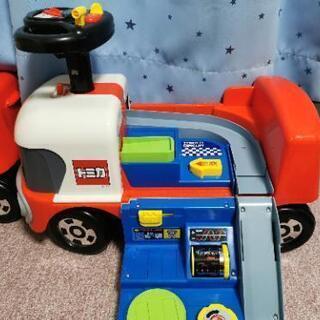 トミカ サーキットトレーラーの画像