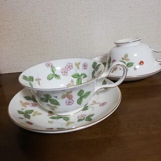 ウェッジウッド　ワイルドストロベリー カップ＆ソーサー２客