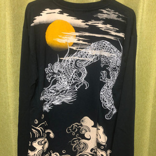 和柄　長袖Tシャツの画像