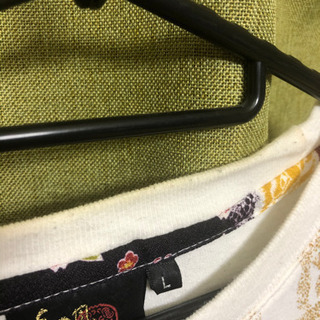 和柄　長袖Tシャツ　4の画像