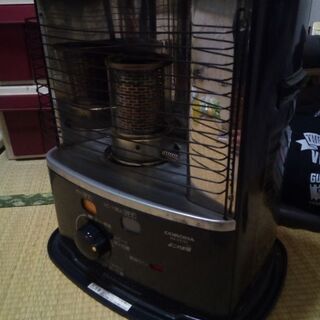 【値下げしました】石油ストーブ（自動ポンプ、ポリタンク付き）
