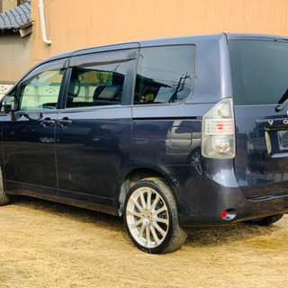 トヨタ ヴォクシー H19 ZRR75G 4WD 電動スライドドア HID ETC HDDナビ ヘッドレストモニター シートカバー バックカメラ 2年車検付の画像