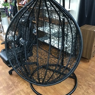 スタンド付きのハンギングチェア！珍しい逸品です。